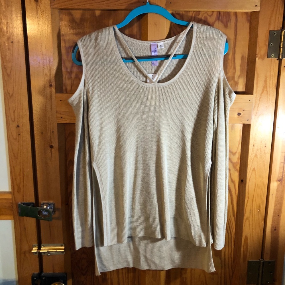Lightweight sweater